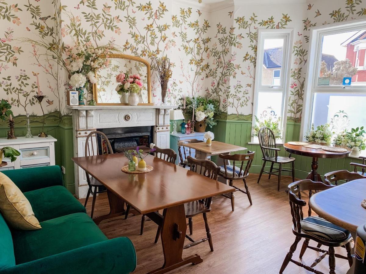 The Townhouse 101 Bed & Breakfast Sandown Ngoại thất bức ảnh
